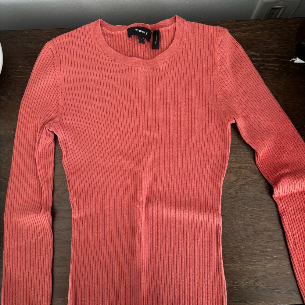 Theory ribbed top. Size P - fits like a small. Stretchy - 100% merino wool